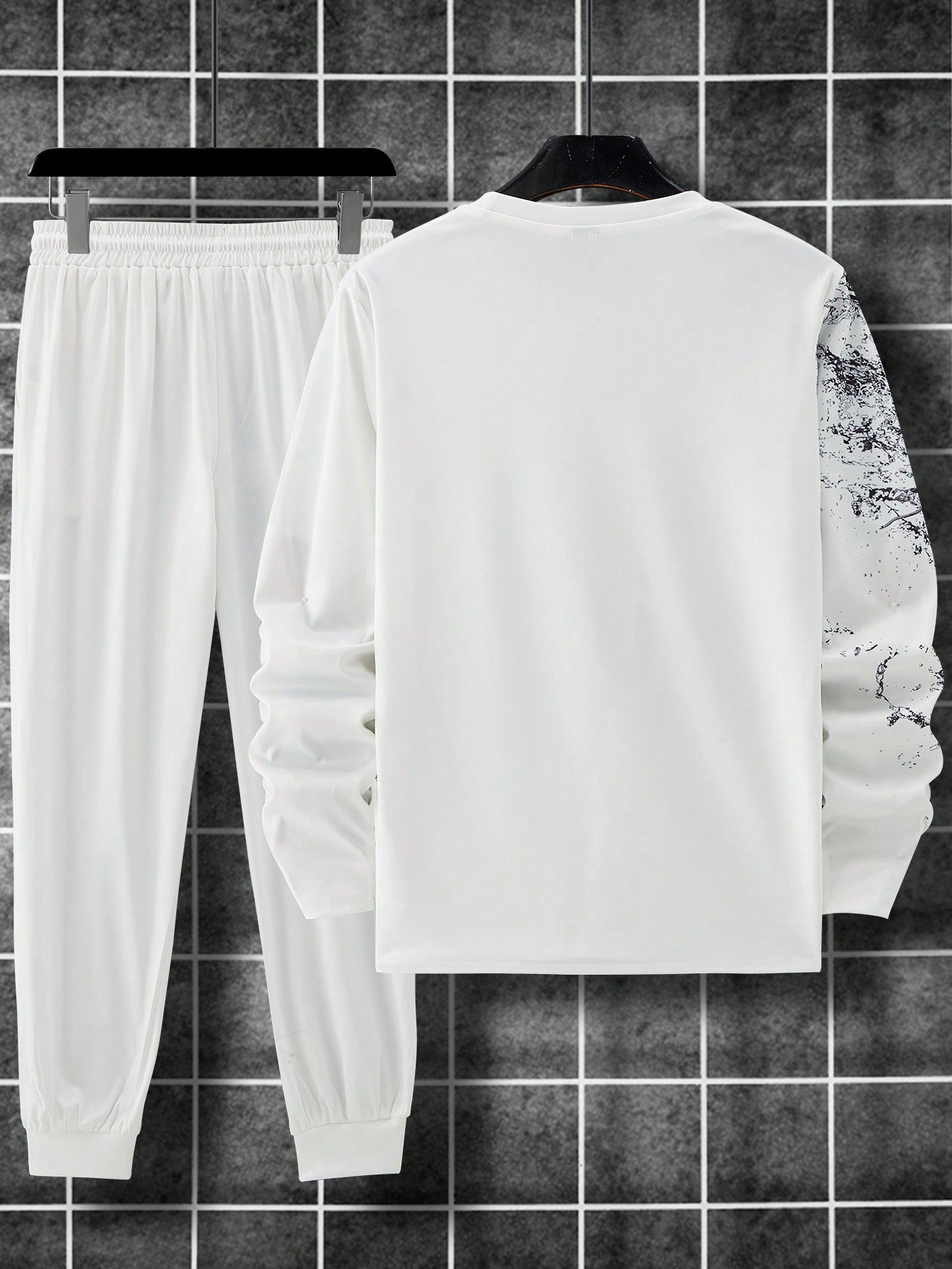Manfinity Men's Lion Printed Long Sleeve T-shirt And Pants Set