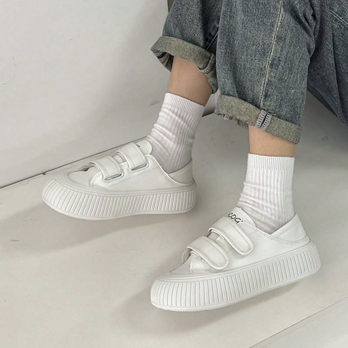 Women's White Outdoor Comfortable Casual Sneakers